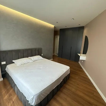 Swanky * Tirana