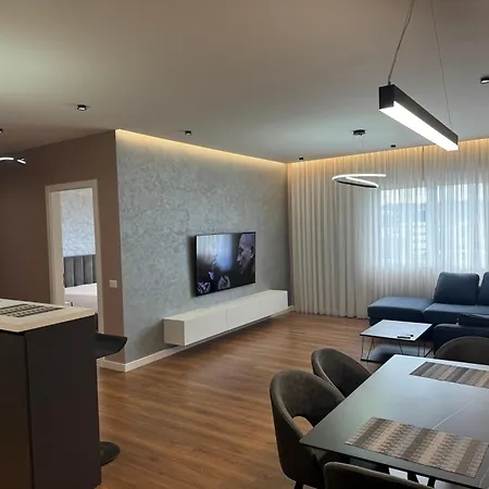 Swanky Apartment *