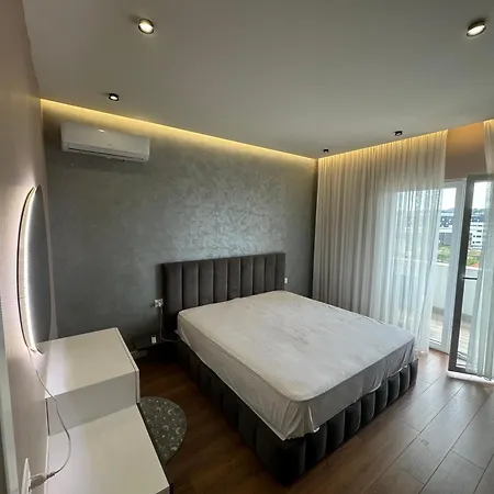 Apartment Swanky Tirana